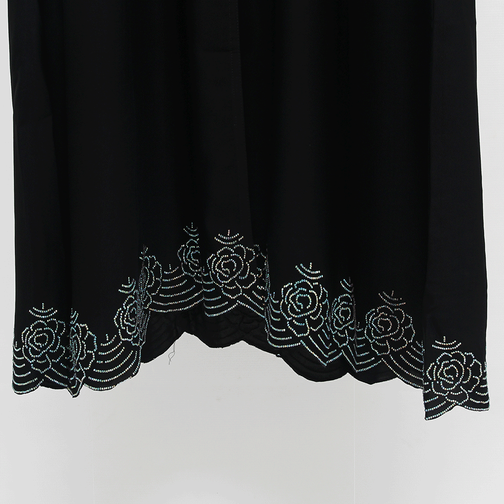 Yumna Abaya