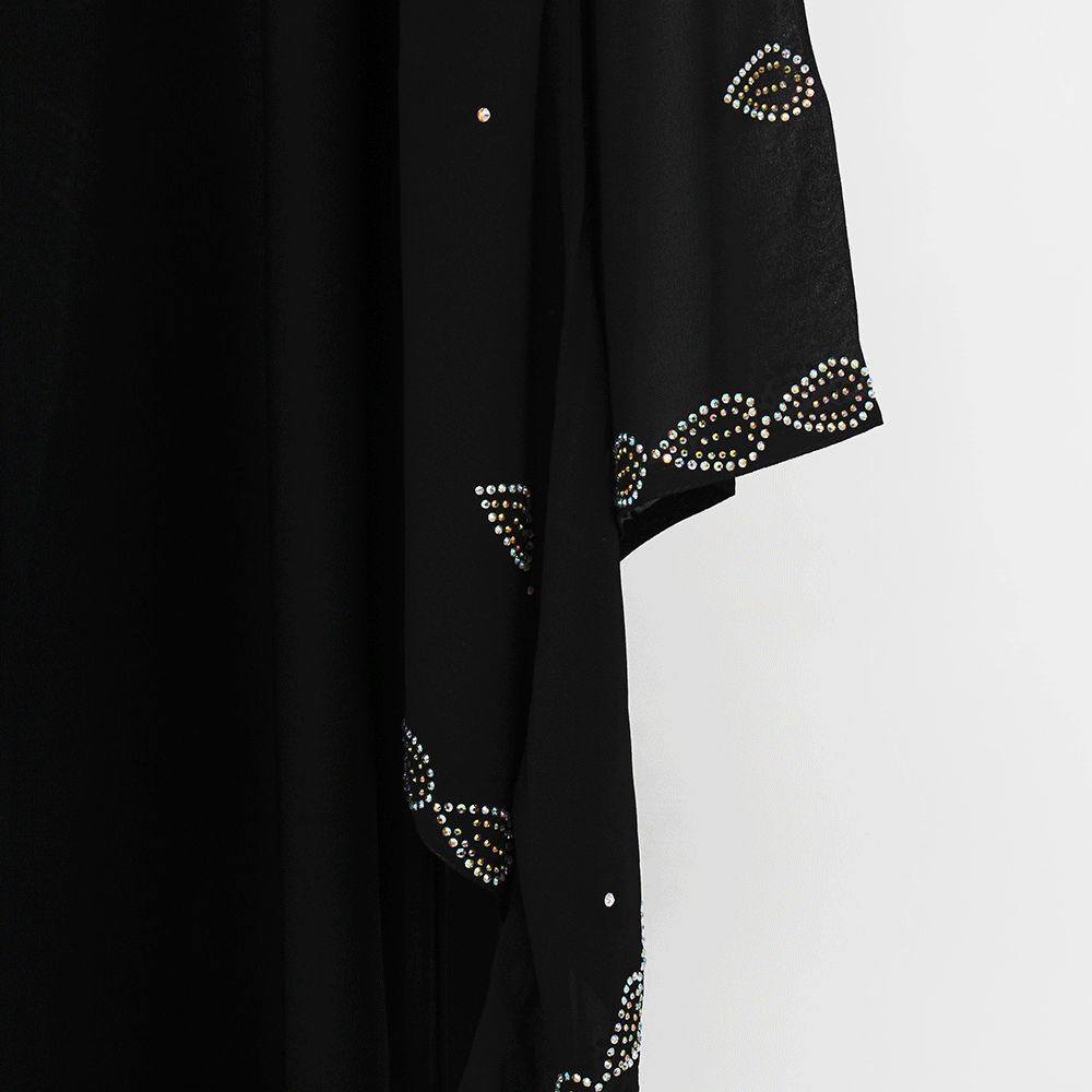 Nasreen Abaya