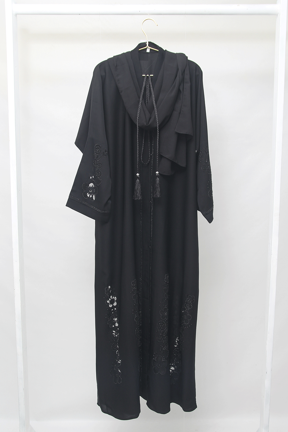 Unaiza Abaya