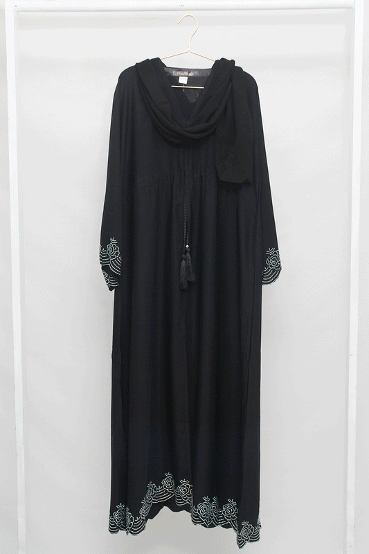 Yumna Abaya