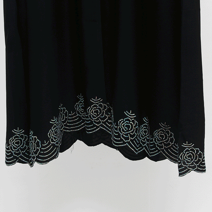 Yumna Abaya
