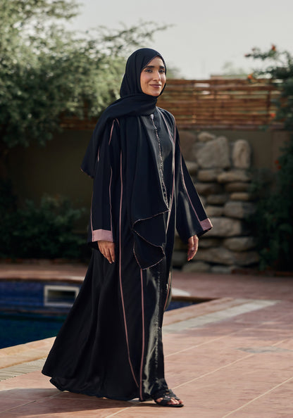 Nida Contrast Abaya | The Classic Edits