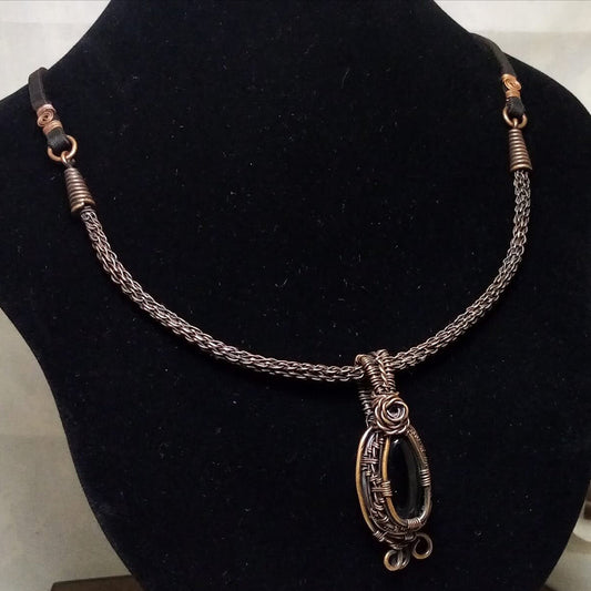 Neck lace with pendant