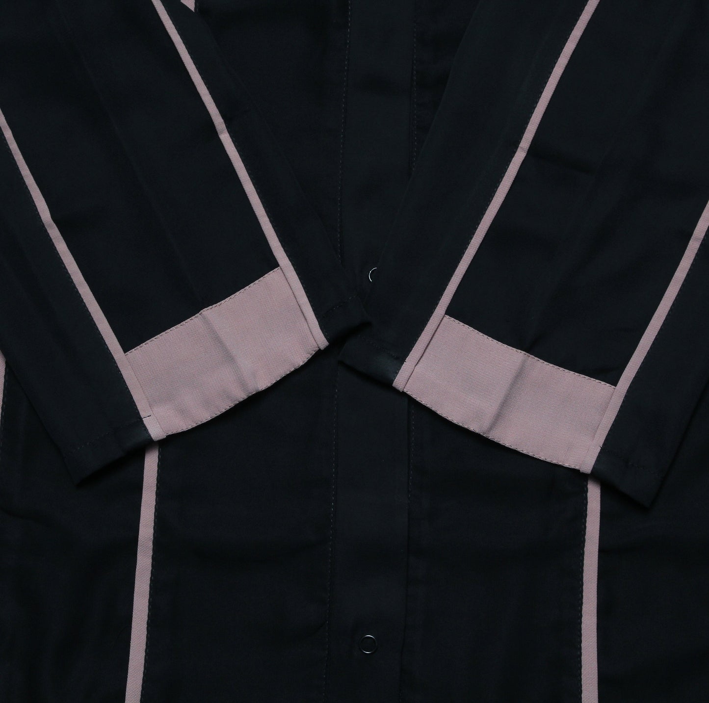 Nida Contrast Abaya | The Classic Edits